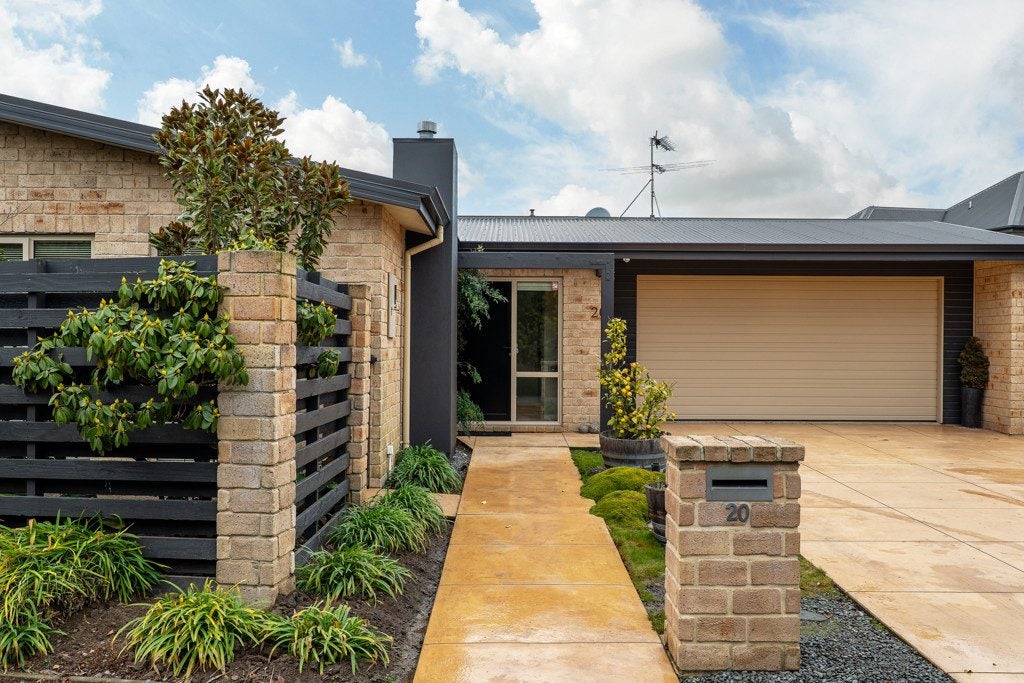 20 Croftwood Lane, Harewood, Christchurch - Carousel 2