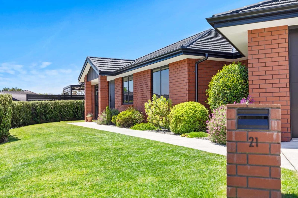21 Trans Tasman Way, Pyes Pa, Tauranga - Carousel 1