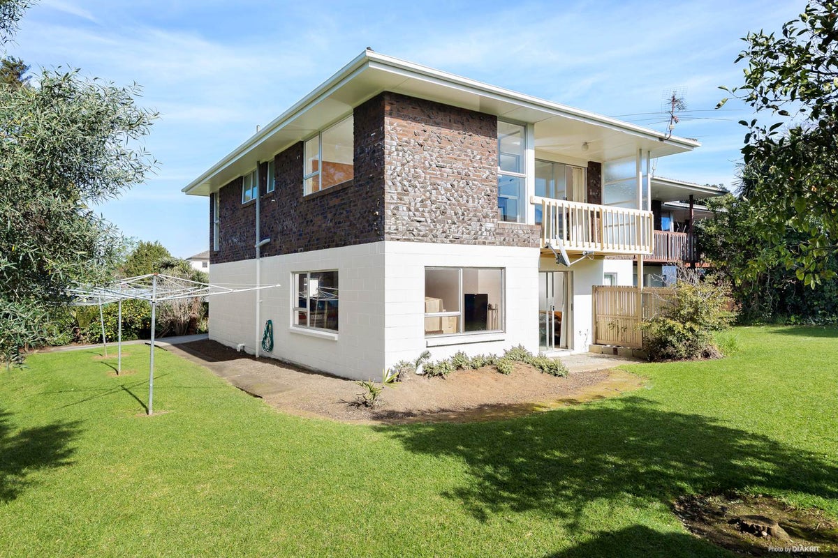 1/10 Pedersen Place, Bucklands Beach, Auckland - Carousel 1