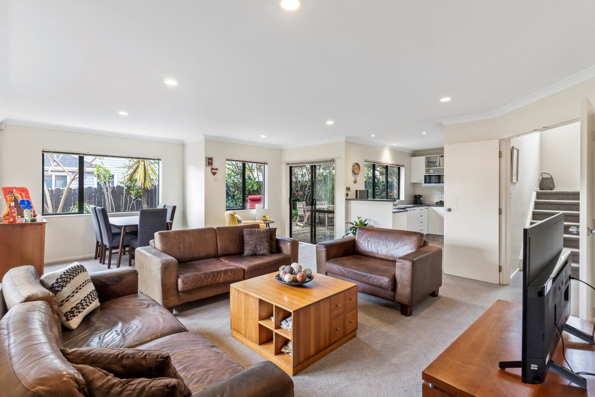 115B Moore Street, Howick, Auckland - Carousel 2
