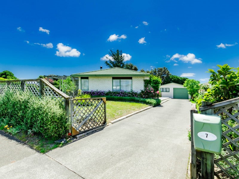 7 Tobys Way, Waikanae Beach, Waikanae - Carousel 1