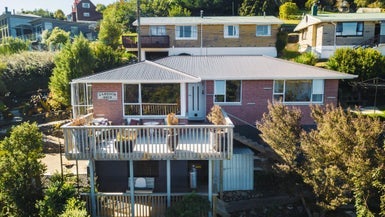 16 Larnach Road, Waverley, Dunedin - Carousel 1