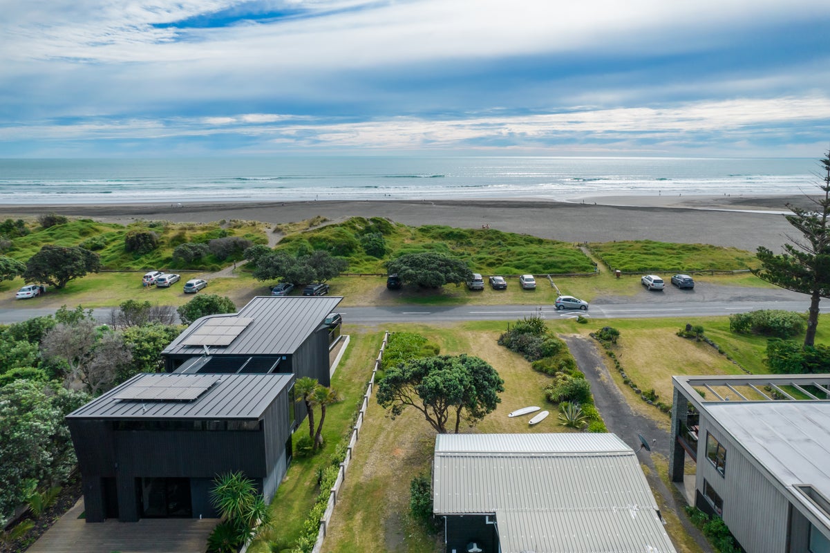 121 Marine Parade North, Piha - Carousel 1