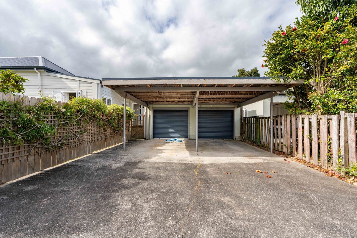 185 Galloway Street, Hamilton East, Hamilton - Carousel 35