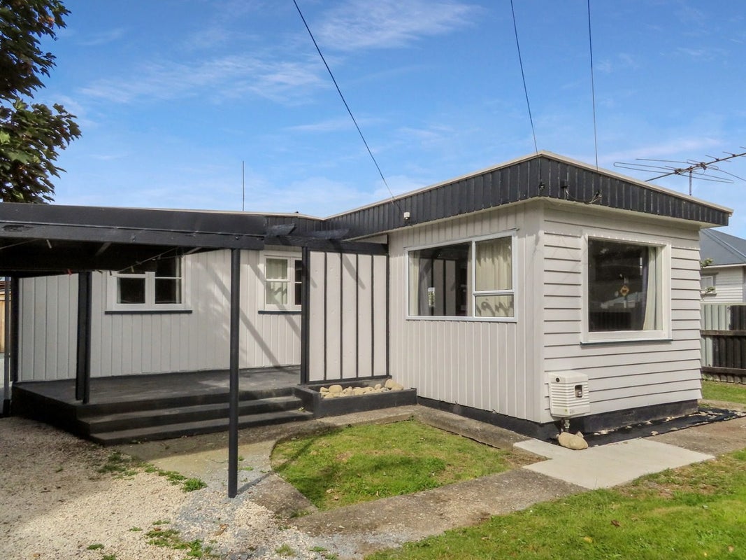 53 Ward Street, Trentham, Upper Hutt - Carousel 1