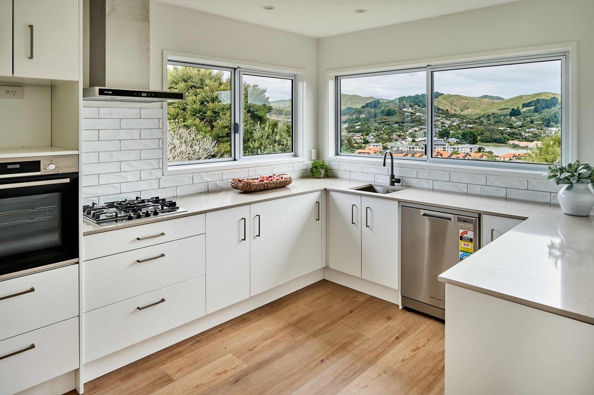 46 Ayton Drive, Whitby, Porirua - Carousel 1