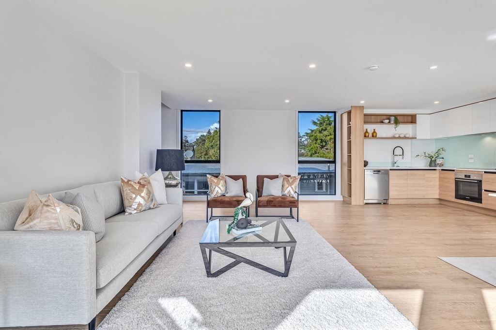 2/278 East Coast Road, Forrest Hill, Auckland - Carousel 1