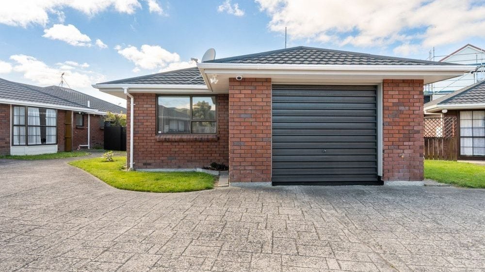 2/41 Athlone Crescent North, Avalon, Lower Hutt - Carousel 1