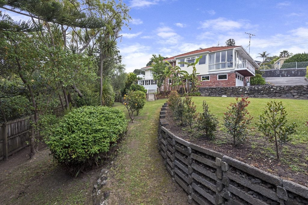 72 Pah Road, Cockle Bay, Auckland - Carousel 1