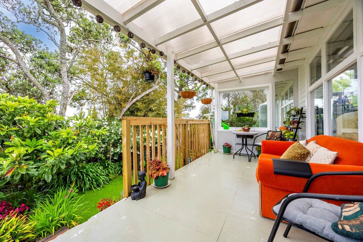 1/27 Raleigh Road, Northcote, Auckland - Carousel 2