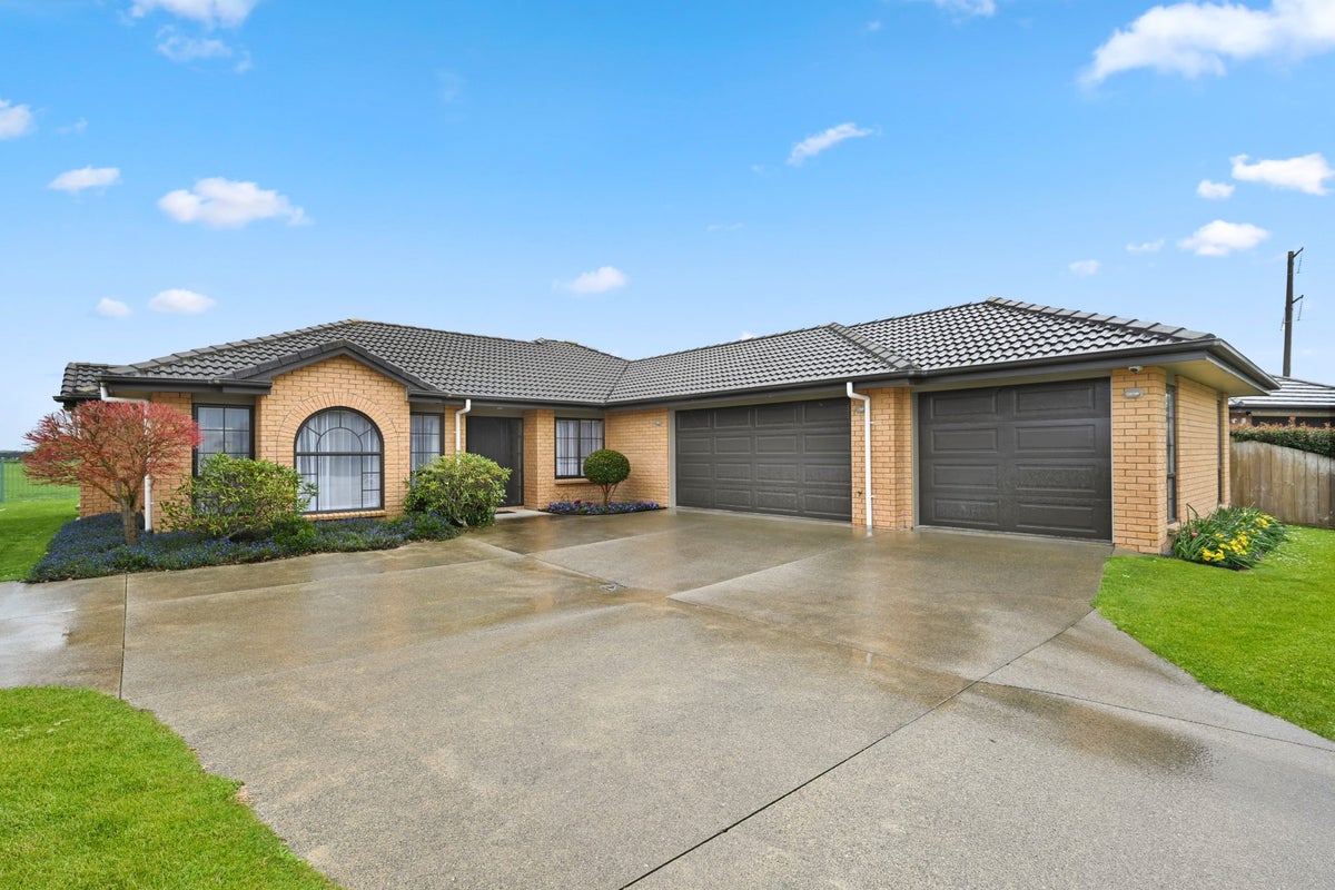 7 Shirley Place, Huntington, Hamilton - Carousel 1