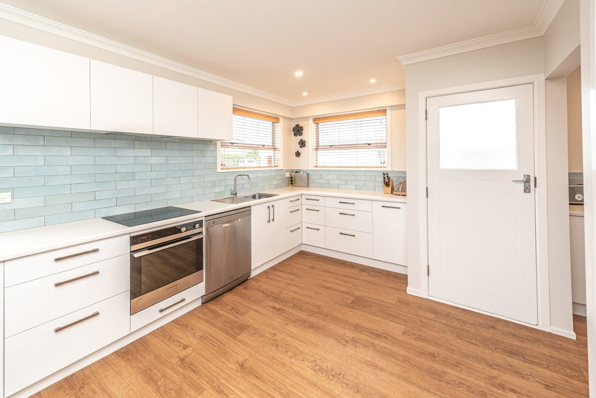 68 Somerset Road, Springvale, Whanganui - Carousel 2