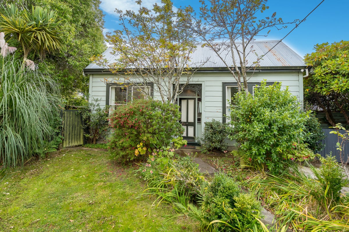 7 Pencarrow Street, Caversham, Dunedin - Carousel 1
