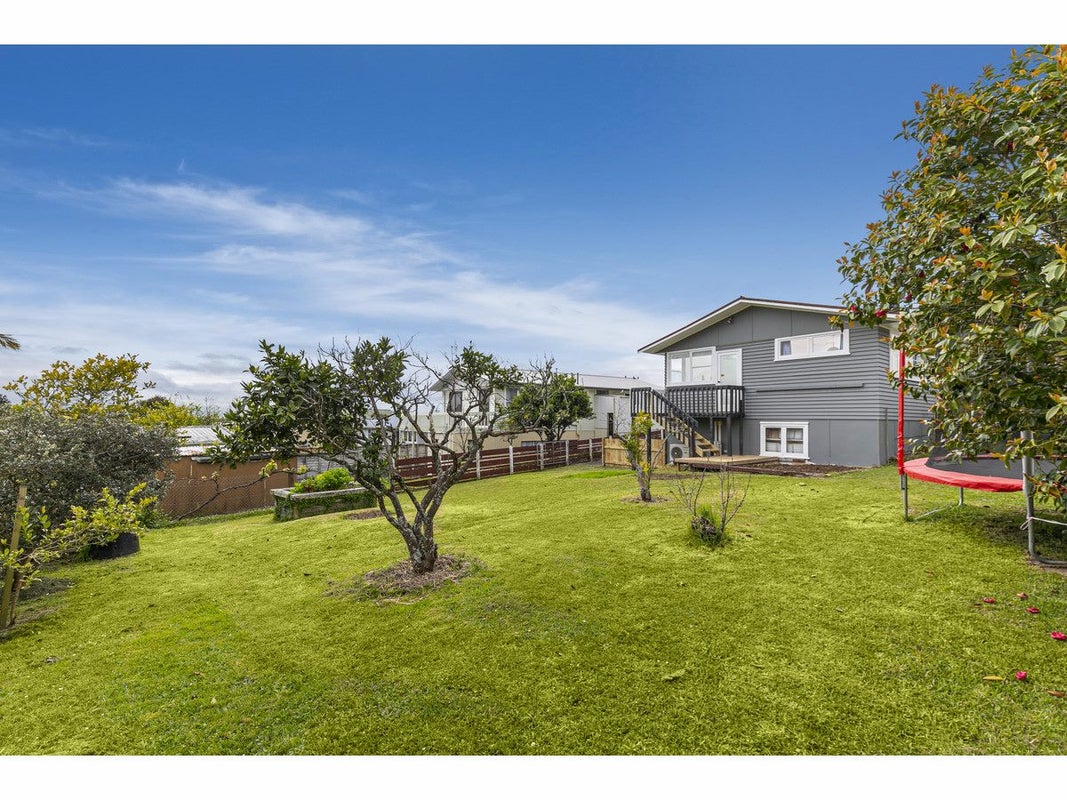12 Patts Avenue, Glendene, Auckland - Carousel 16