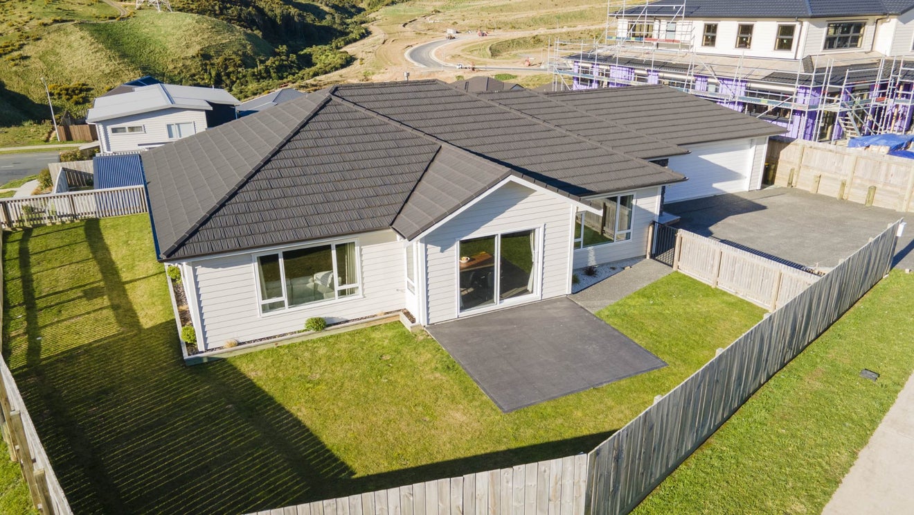 1 Hattersley Grove, Churton Park, Wellington - Carousel 35