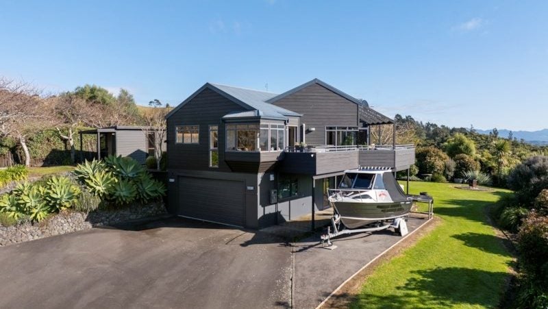 2 Elliot Way, Minden, Tauranga - Carousel 1
