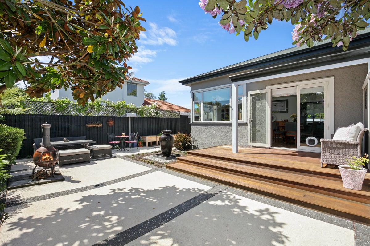 2 Cleveland Street, Edgeware, Christchurch - Carousel 1