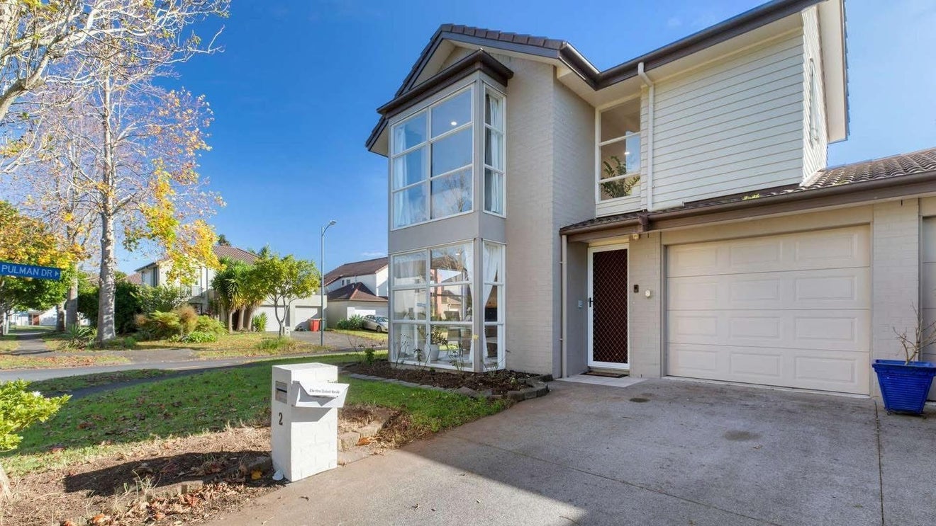 2 Figaro Crescent, Takanini, Auckland - Carousel 1