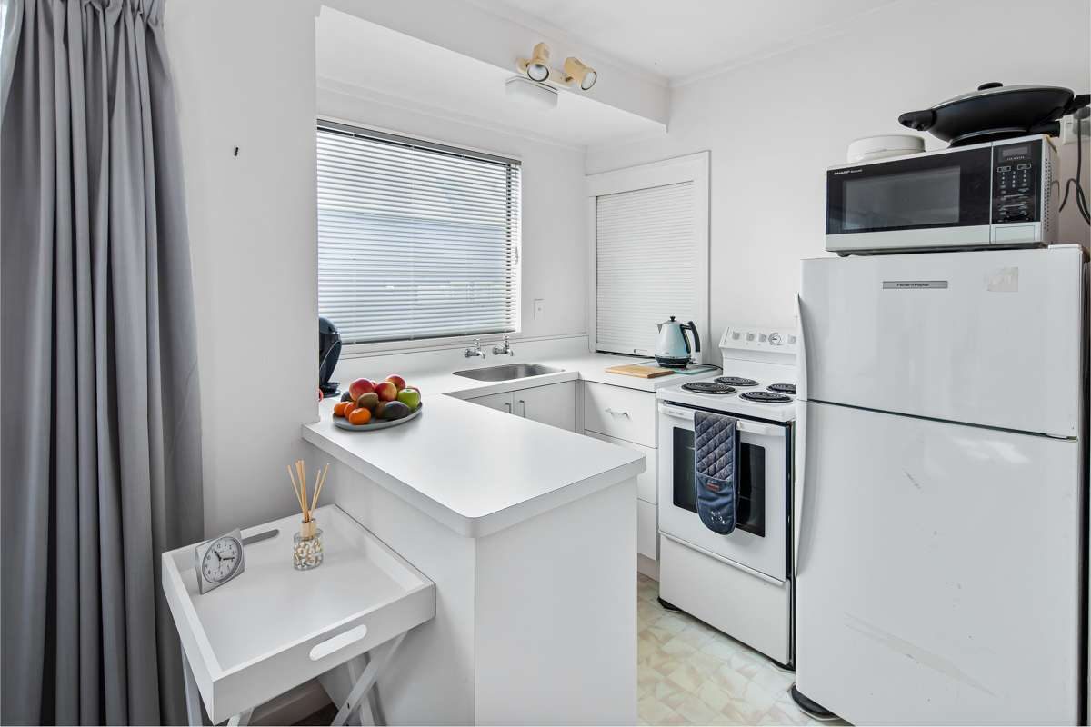 2/10 Upper Bourke Street, Kilbirnie, Wellington - Carousel 2