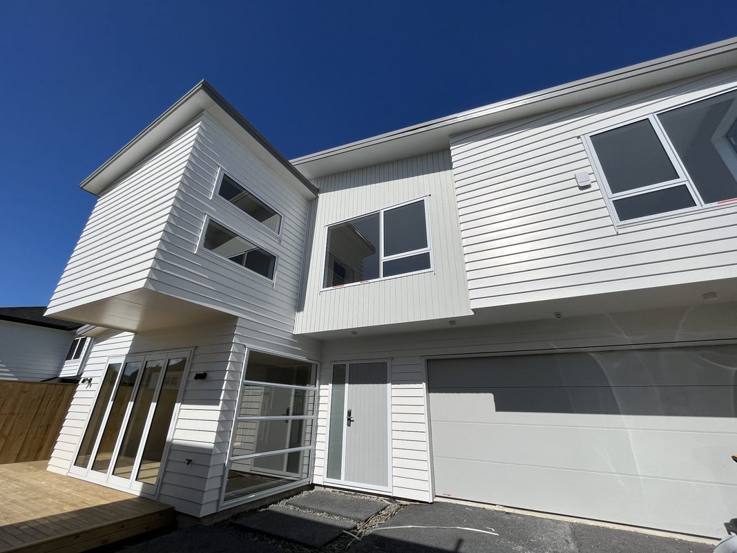 82D Moore Street, Howick, Auckland - Carousel 1