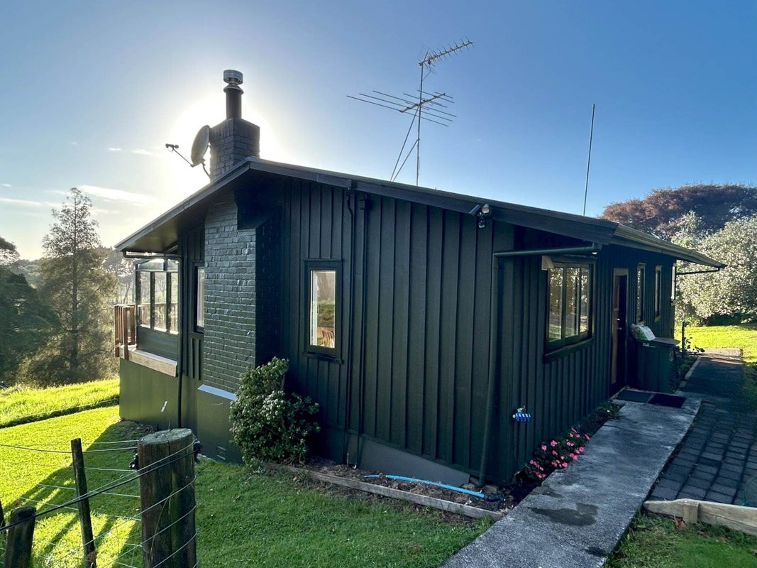 54A Warman Road, Okura, Auckland - Carousel 2