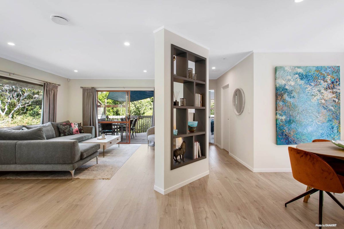 6/1 Valley Road, Northcote, Auckland - Carousel 2