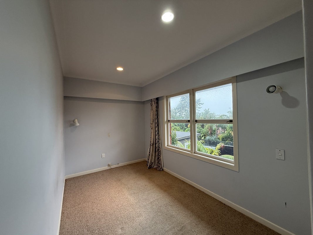 13 Peter Terrace, Castor Bay, Auckland - Carousel 18