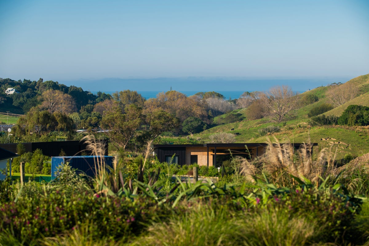 80 Scarlys Way, Okitu, Gisborne - Carousel 2