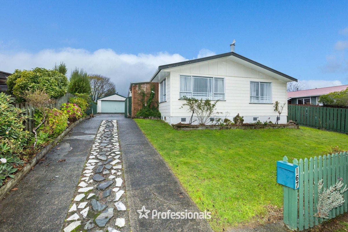 167 California Drive, Totara Park, Upper Hutt - Carousel 1
