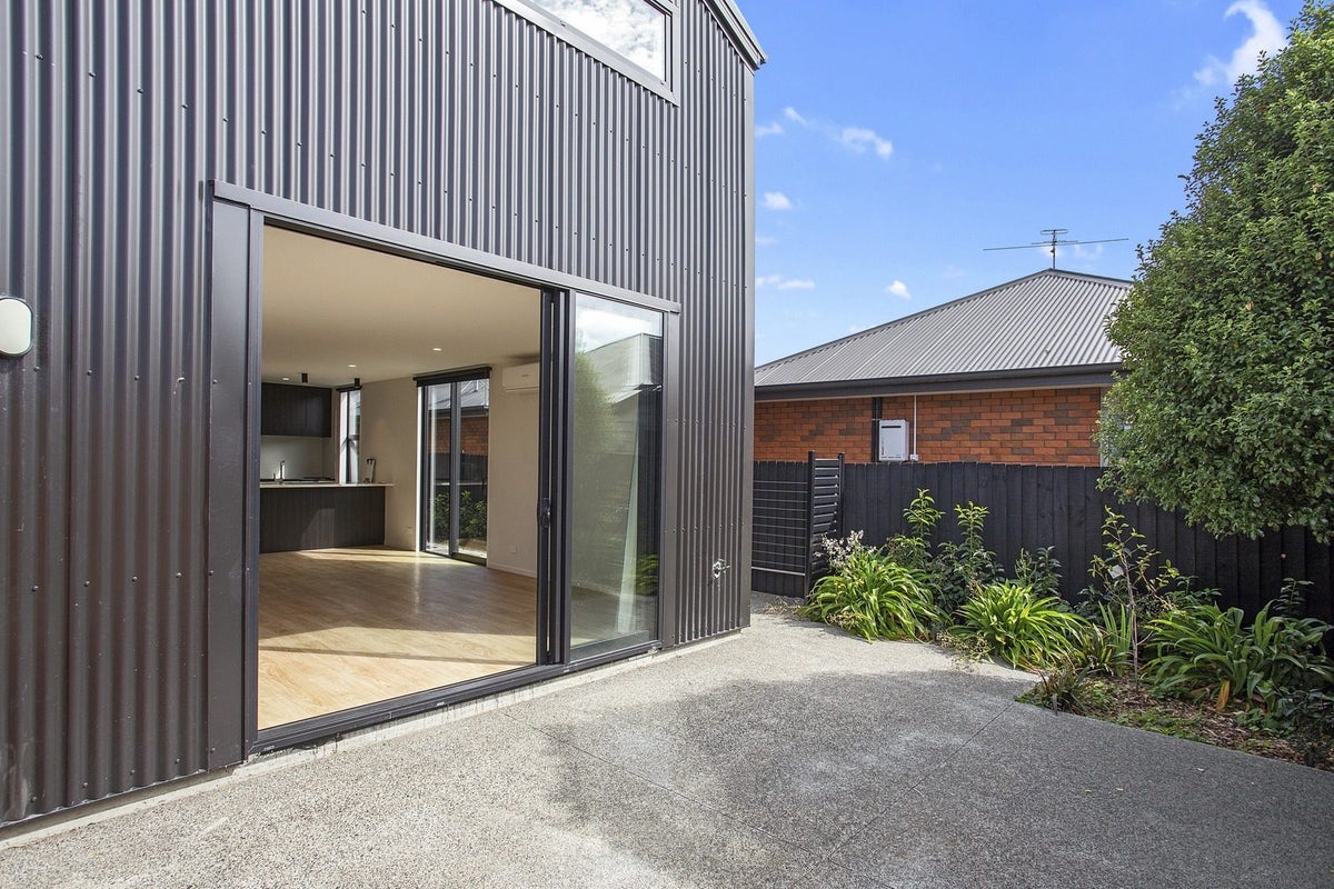 18C Collins Street, Addington, Christchurch - Carousel 11