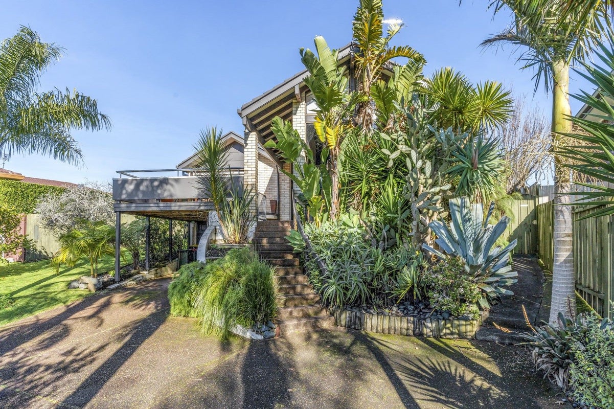 20 Rushgreen Avenue, Pahurehure, Papakura - Carousel 2