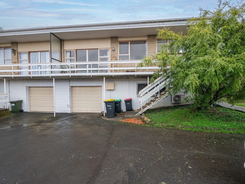 11C Mornington Road, Balaclava, Dunedin - Carousel 1
