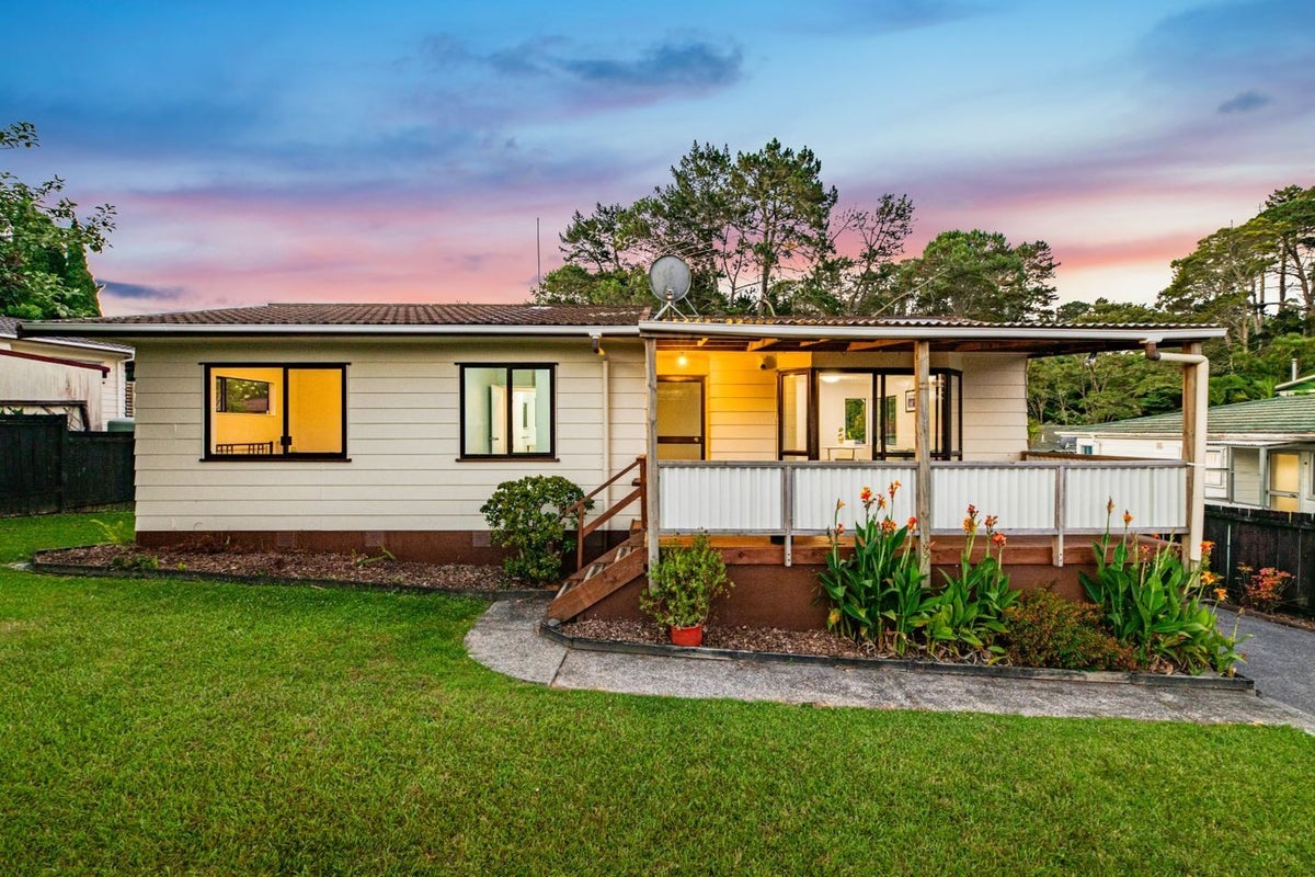14 Alidade Place, Massey, Auckland - Carousel 1