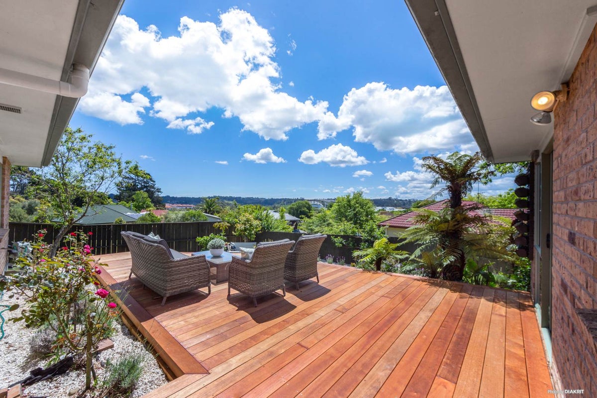 21 Bushlands Park Drive, Albany, Auckland - Carousel 2