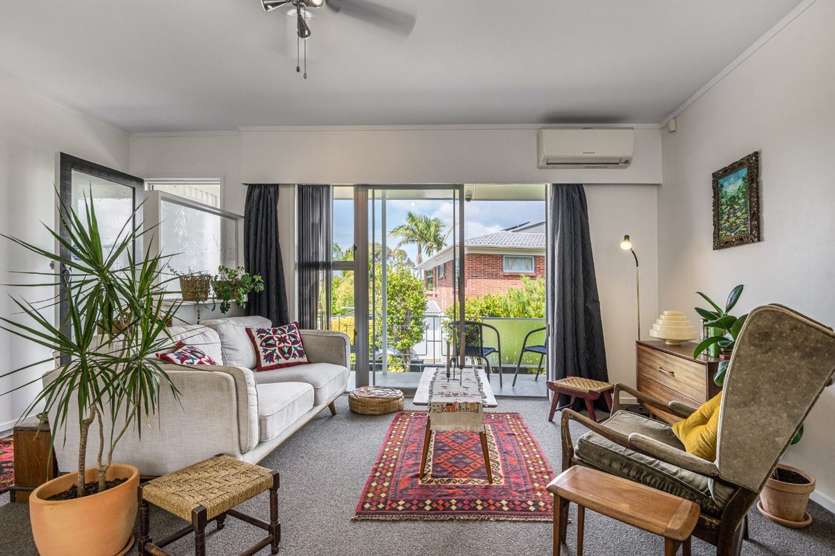 1/23 Taitua Drive, Te Atatu South, Auckland - Carousel 2