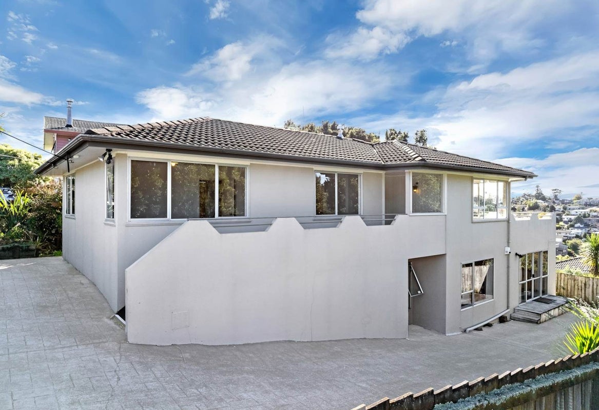 12 Target Road, Totara Vale, Auckland - Carousel 1