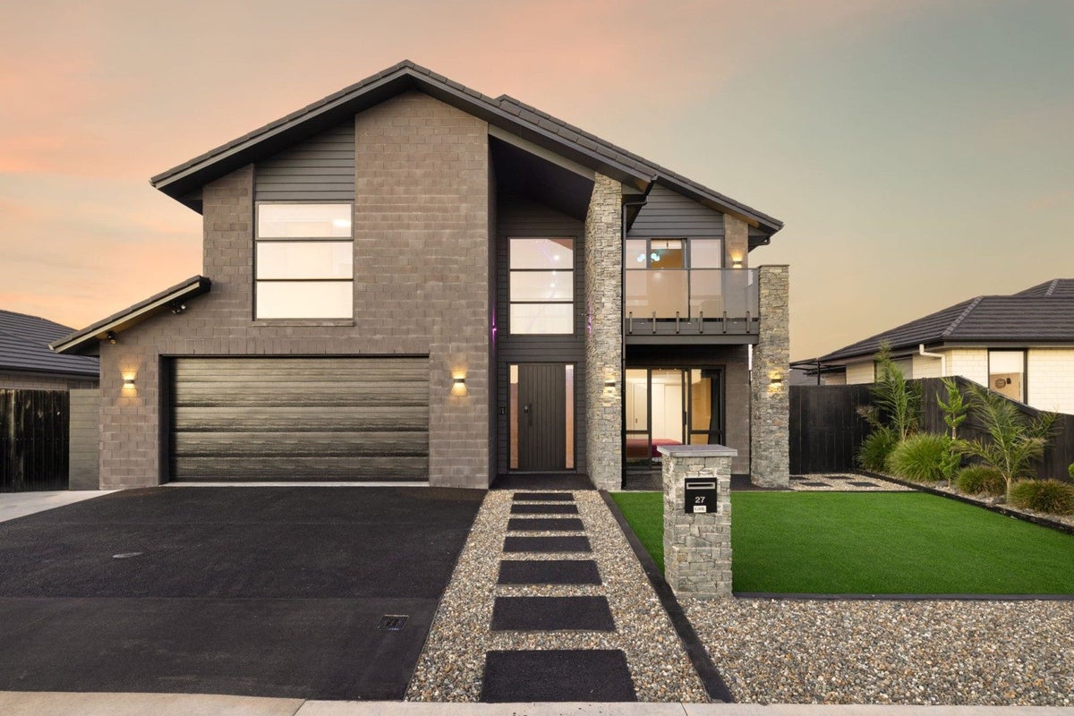 27 Keerangi Place, Rototuna North, Hamilton - Carousel 1