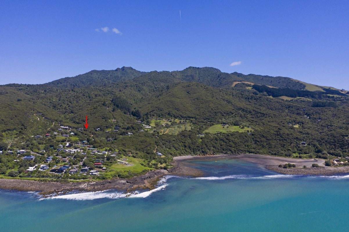 27A Whaanga Road, Raglan, Raglan - Carousel 1