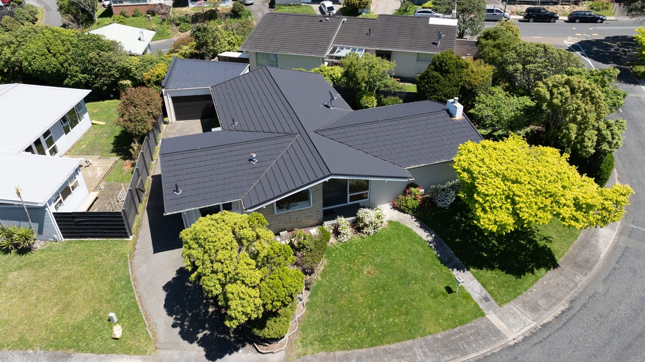 4 Chudleigh Grove, Churton Park, Wellington - Carousel 2