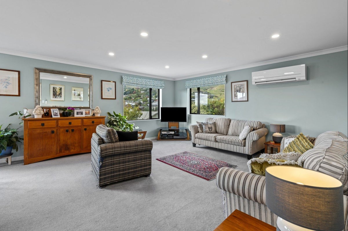 65 Washbourn Drive, Richmond, Richmond - Carousel 2