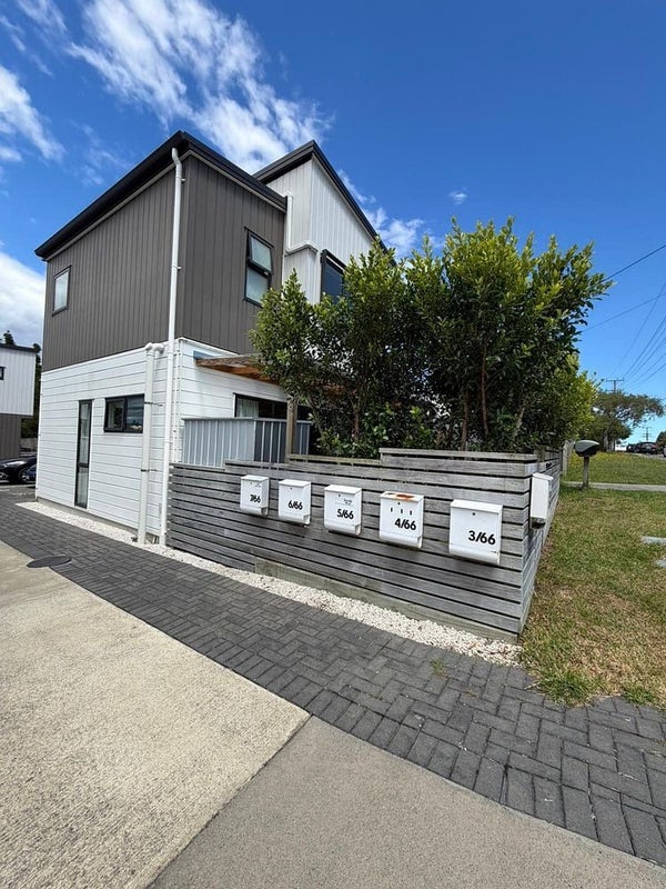 2/66 Neil Avenue, Te Atatu Peninsula, Auckland - Carousel 1