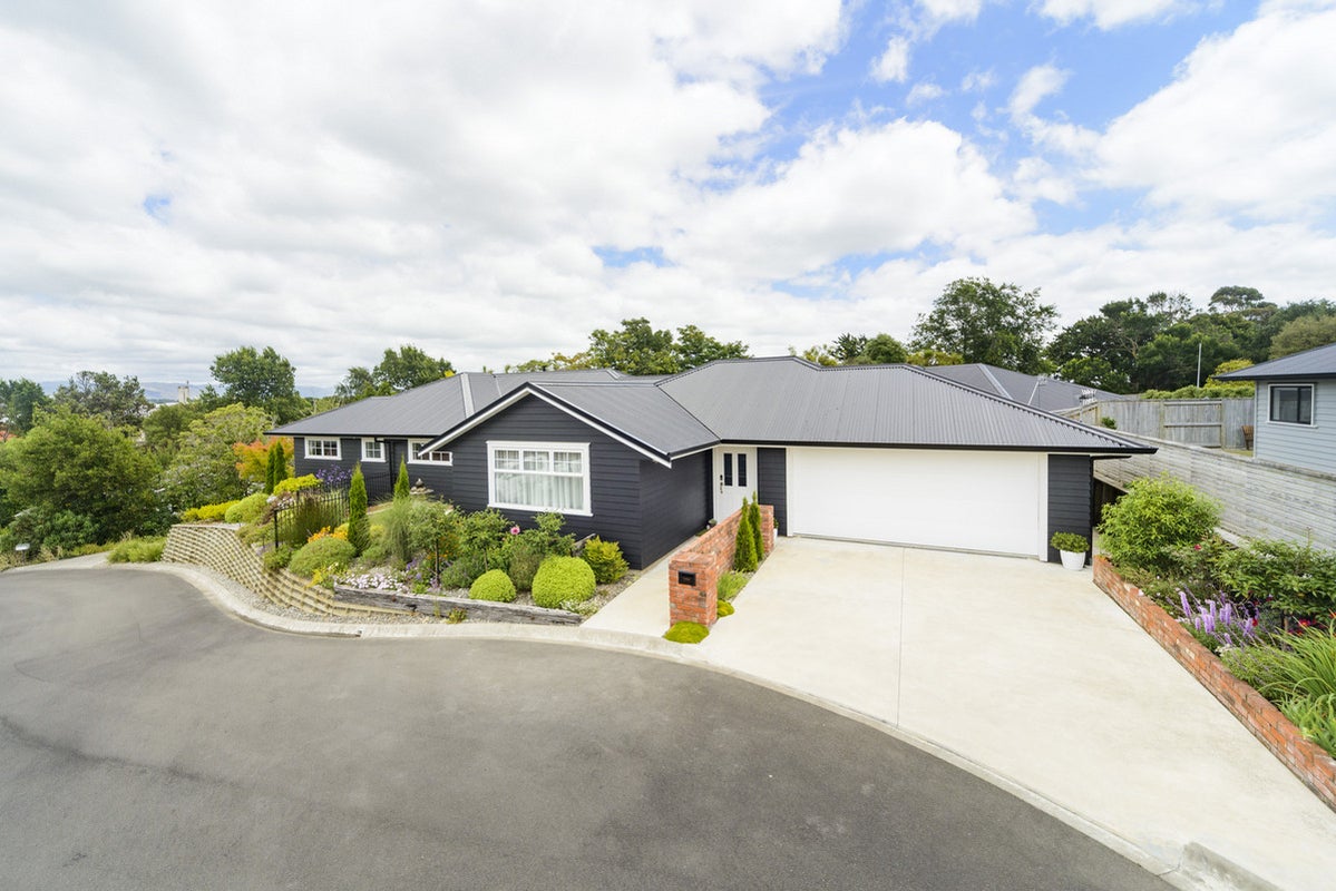 3 Waimarama Court, Roslyn, Palmerston North - Carousel 1