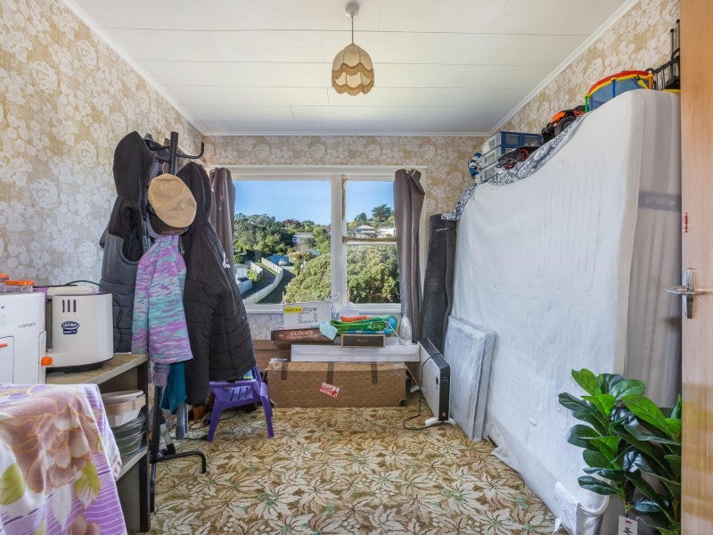 141 Newlands Road, Newlands, Wellington - Carousel 13