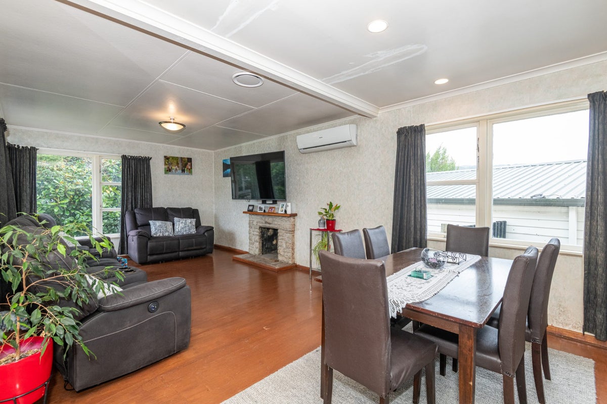 5 The Strand, Wainuiomata, Lower Hutt - Carousel 2