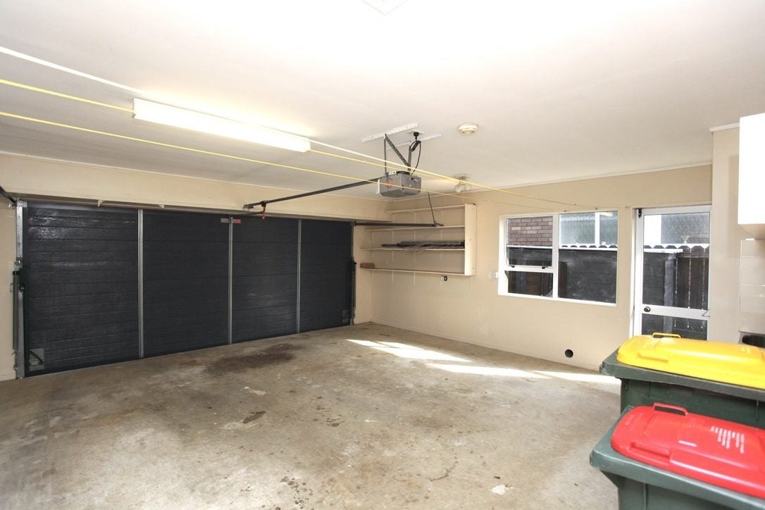 2/10 Kallaroo Place, Botany Downs, Auckland - Carousel 15