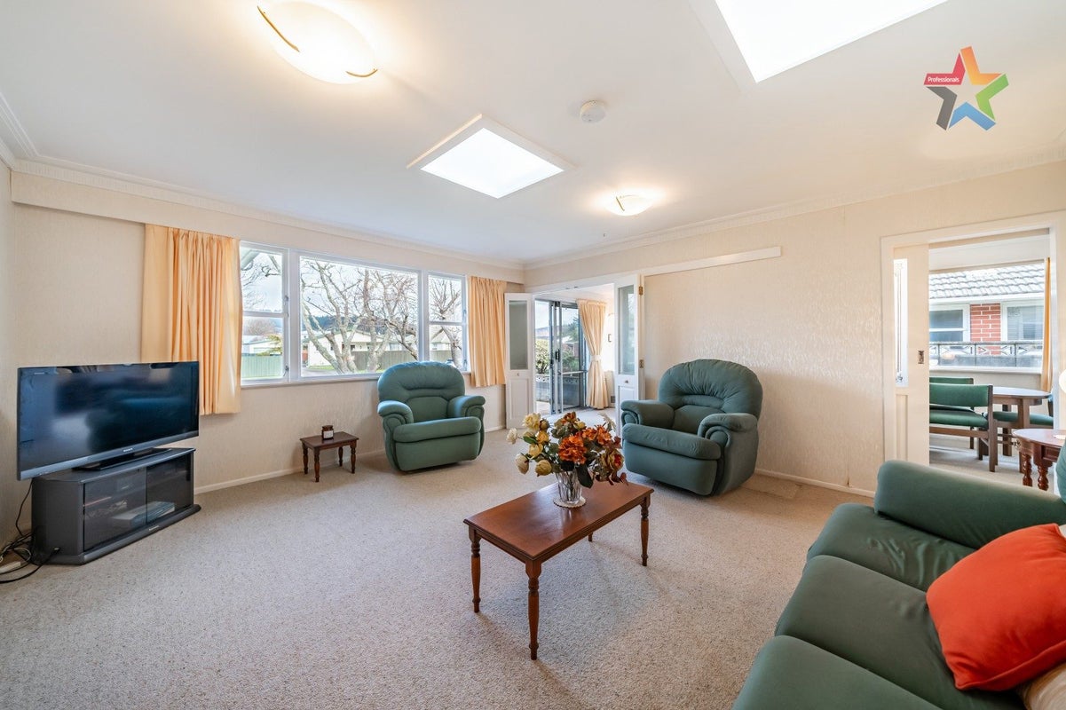 30 Kiwi Street, Heretaunga, Upper Hutt - Carousel 2