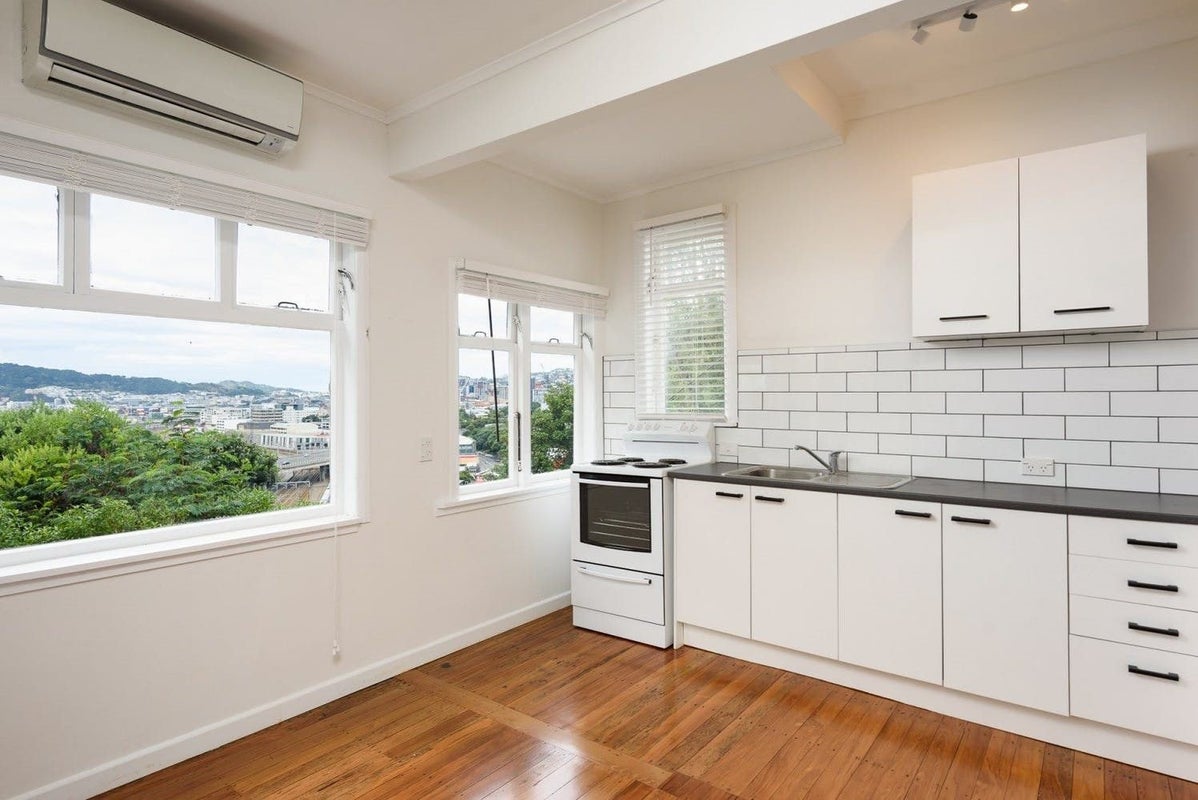 27 Sar Street, Wadestown, Wellington - Carousel 1