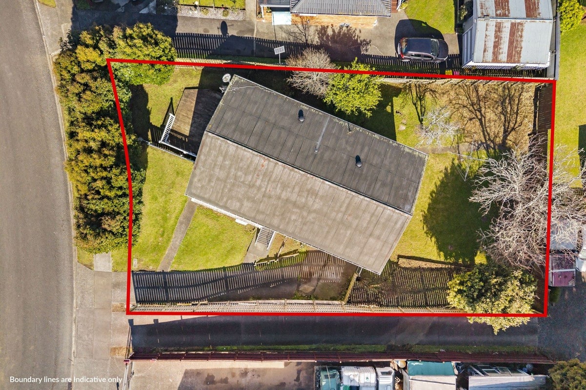 21 Hobart Crescent, Wattle Downs, Auckland - Carousel 2
