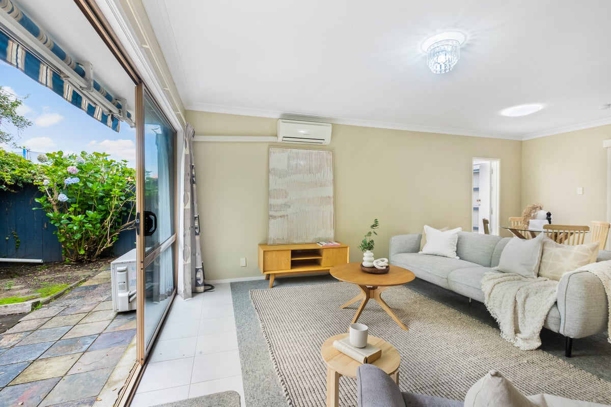 1/56 Elliot Street, Howick, Auckland - Carousel 2