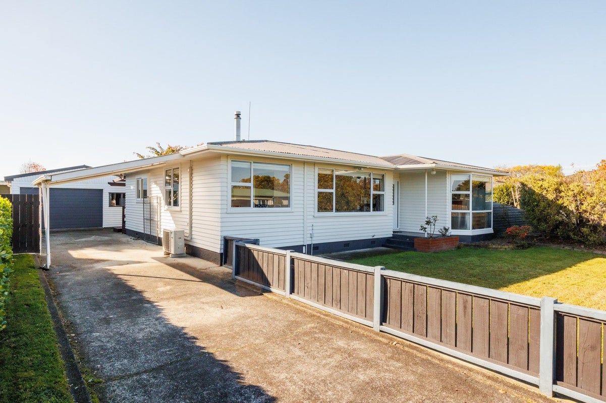 4 Tingey Place, Awapuni, Palmerston North - Carousel 1